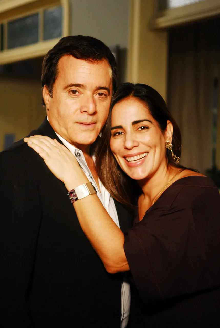 Antenor (Tony Ramos) e Luísa (Glória Pires) conseguem um final feliz na novela