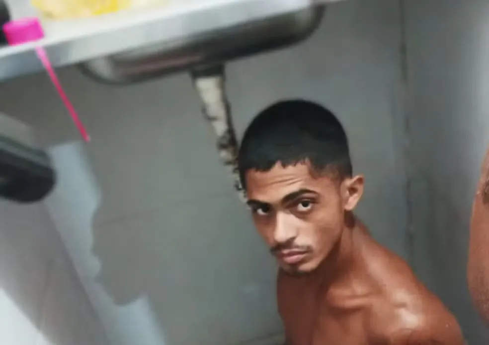 Patrick Pereira Pinho, de 22 anos, foi preso em sua casa, no bairro Engenho Velho da Federação