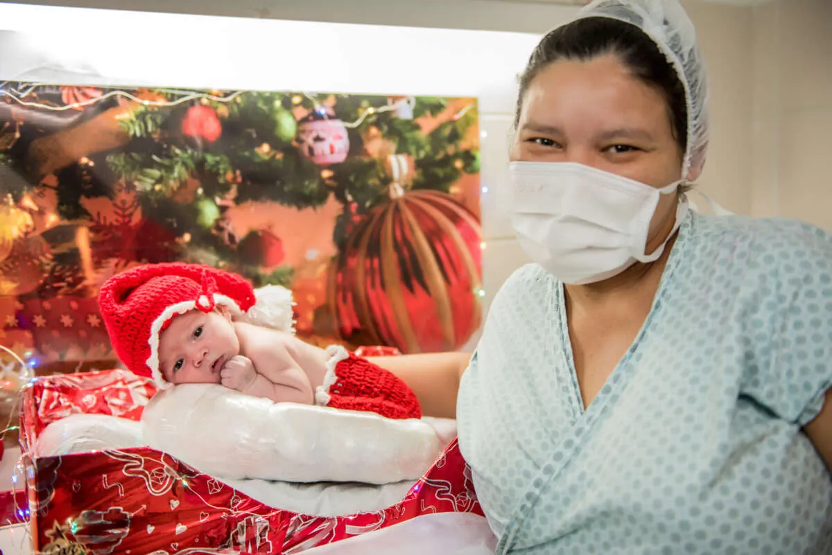 Mães acompanhara as crianças durante o momento