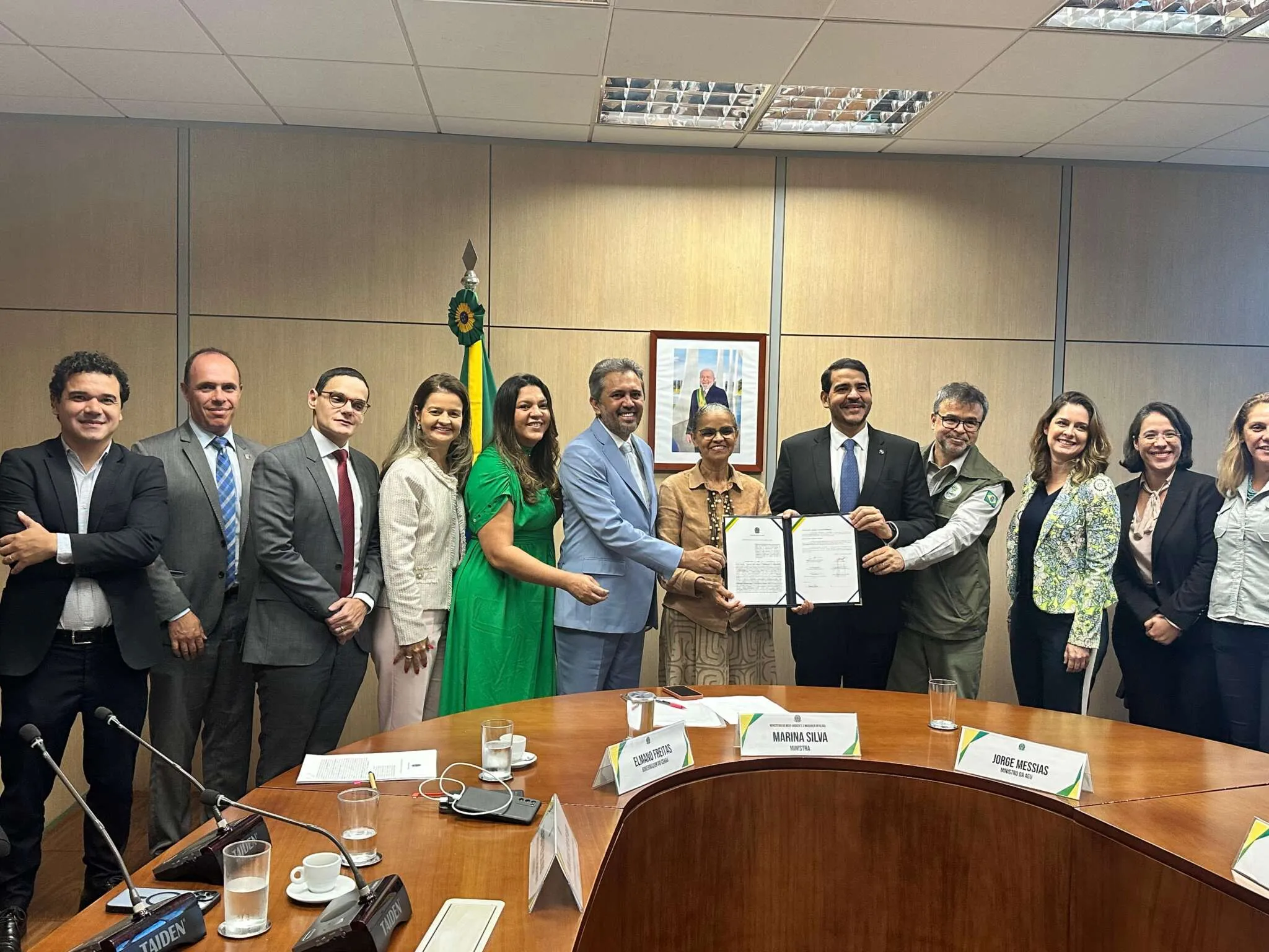 Reunião foi realizada nesta quinta-feira (21)