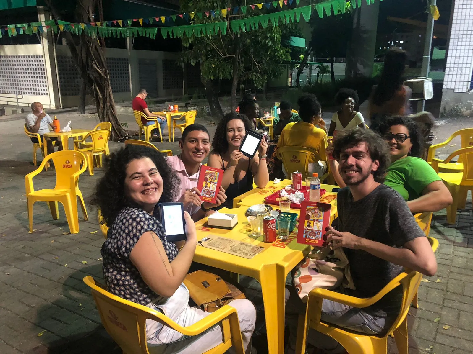 O encontro para discutir o livro 