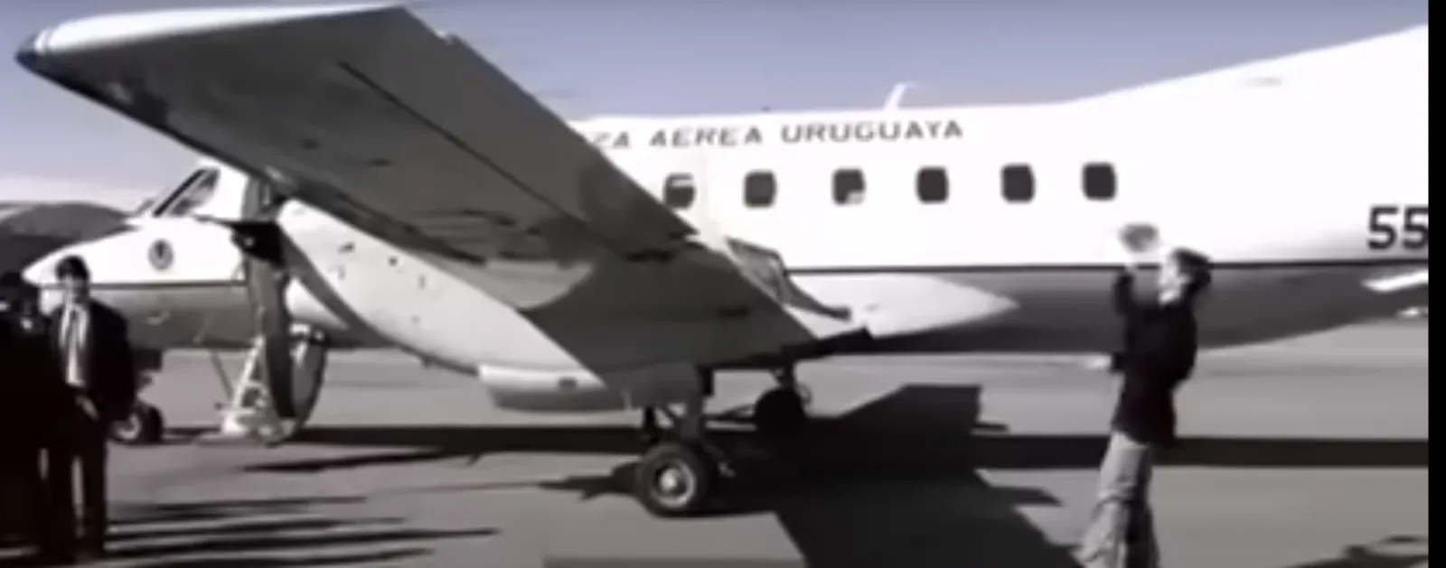 Passageiros a bordo do voo 571 da Força Aérea Uruguaia