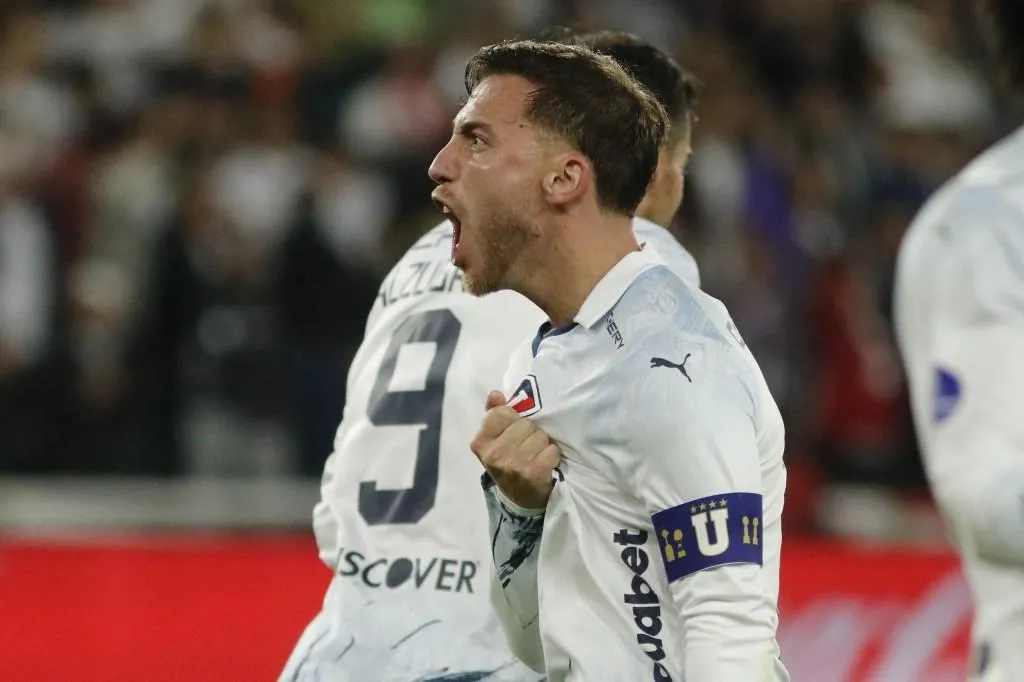 O volante argentino Lucas Piovi é capitão da LDU, do Equador