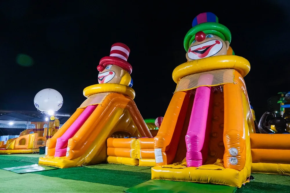 Quinze atrações, fraldário, ambulatório e espaço para alimentação integram a experiência no Pula Pula Park