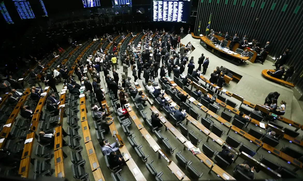 Vetos na sanção da LDO provocaram indignação entre deputados e senadores.
