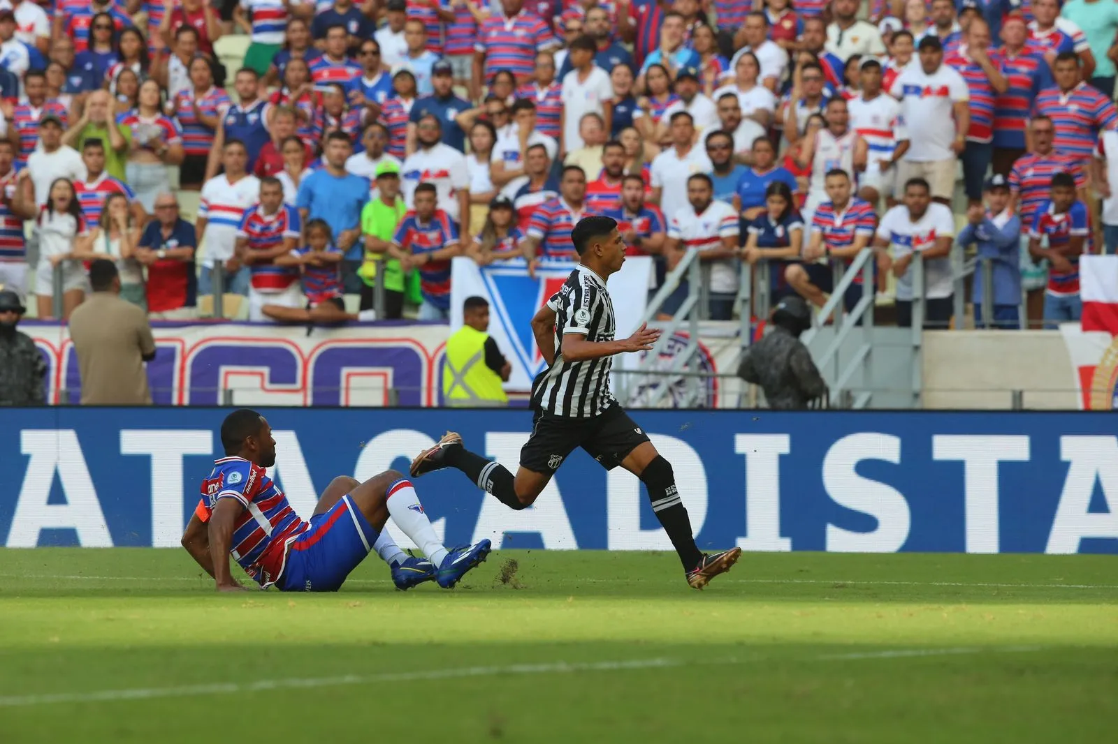 Pulga foi muito acionado pelo Ceará no Clássico-Rei