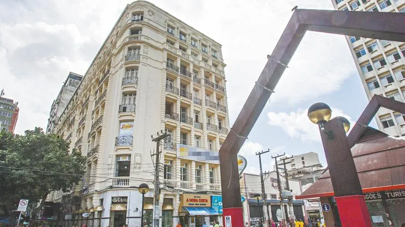 O Hotel Excelsior foi o primeiro arranha-céu de Fortaleza, inspirado em um edifício de Milão, na Itália