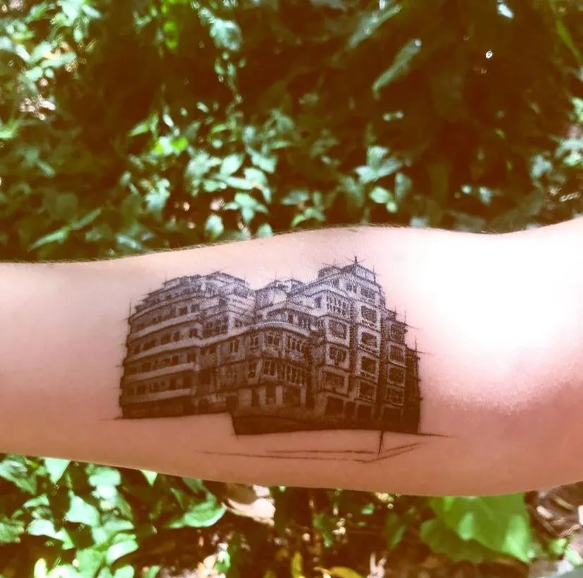 Quando começou a cursar Arquitetura, Raquel Bernardo ganhou do amigo uma tatuagem sobre a conexão com a cidade