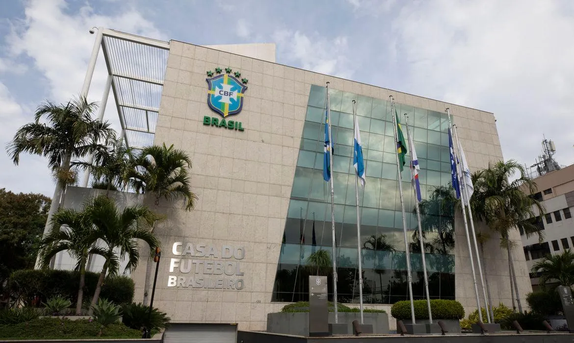 O regulamento da CBF tem uma abertura para novas contratações em abril de 2024