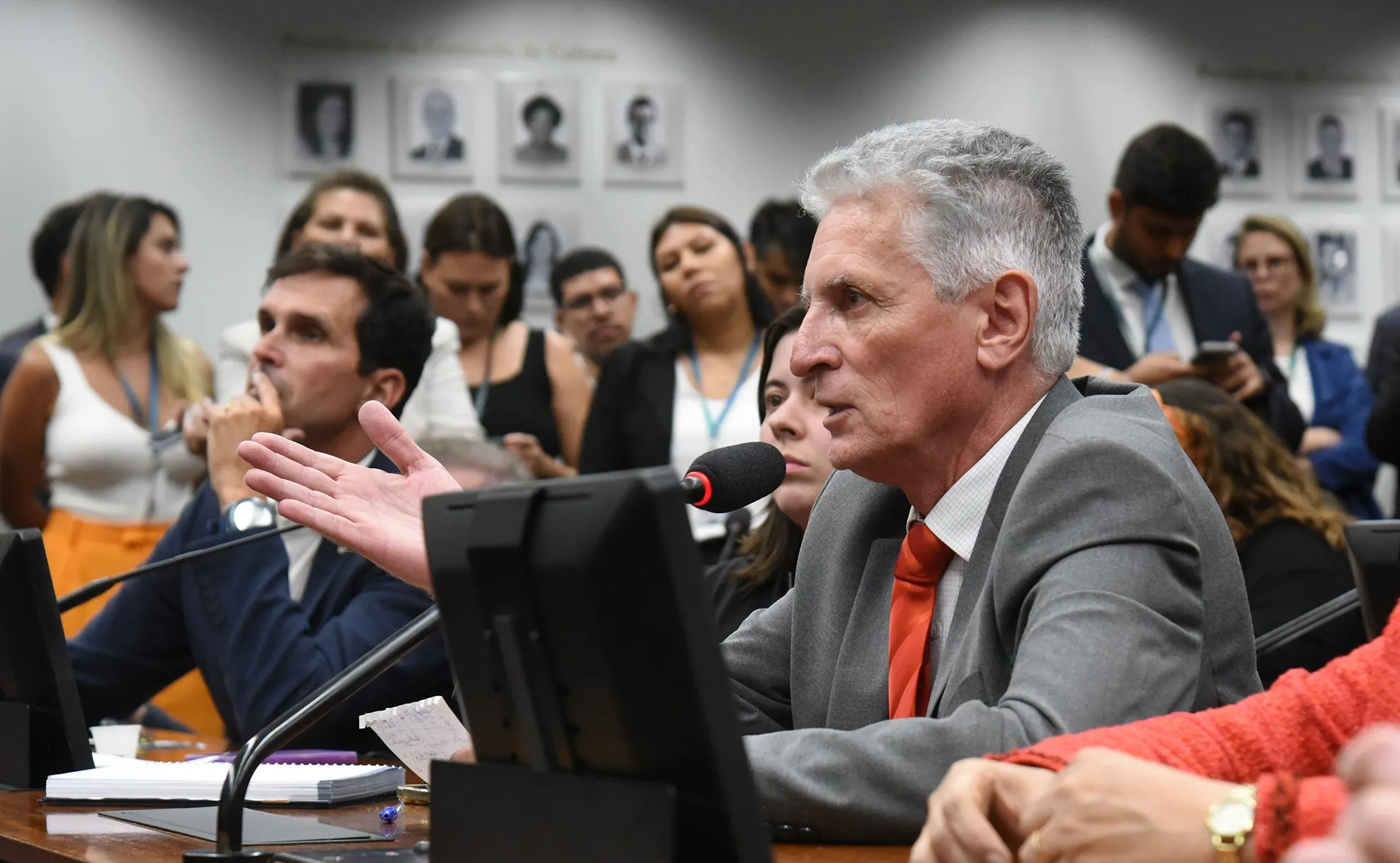 Na oposição ao governo Bolsonaro, o PT foi o partido que mais fez sugestões de projeto de lei em 2021