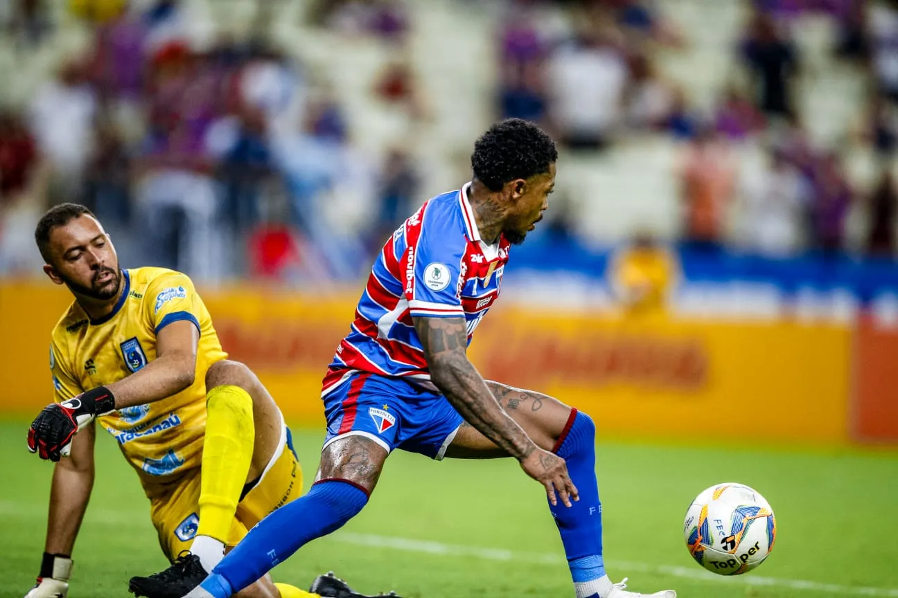 Marinho foi titular do Fortaleza, mas não teve bom rendimento contra o Maracanã