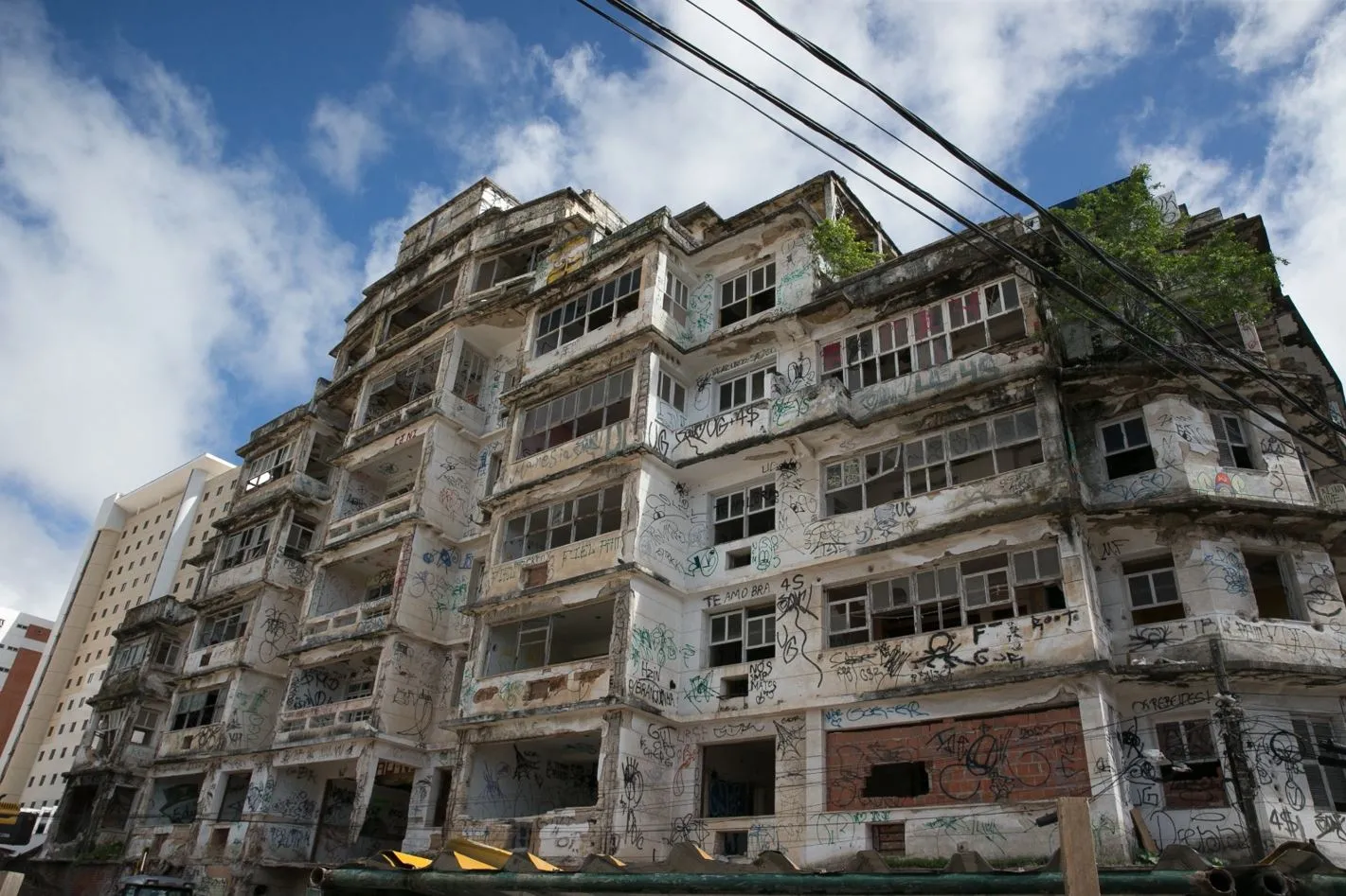 Imóvel foi desocupado e as pessoas em situação de rua que viviam no local são acompanhadas por equipes da Secretária de Direitos Humanos e Desenvolvimento Social (SDHDS)