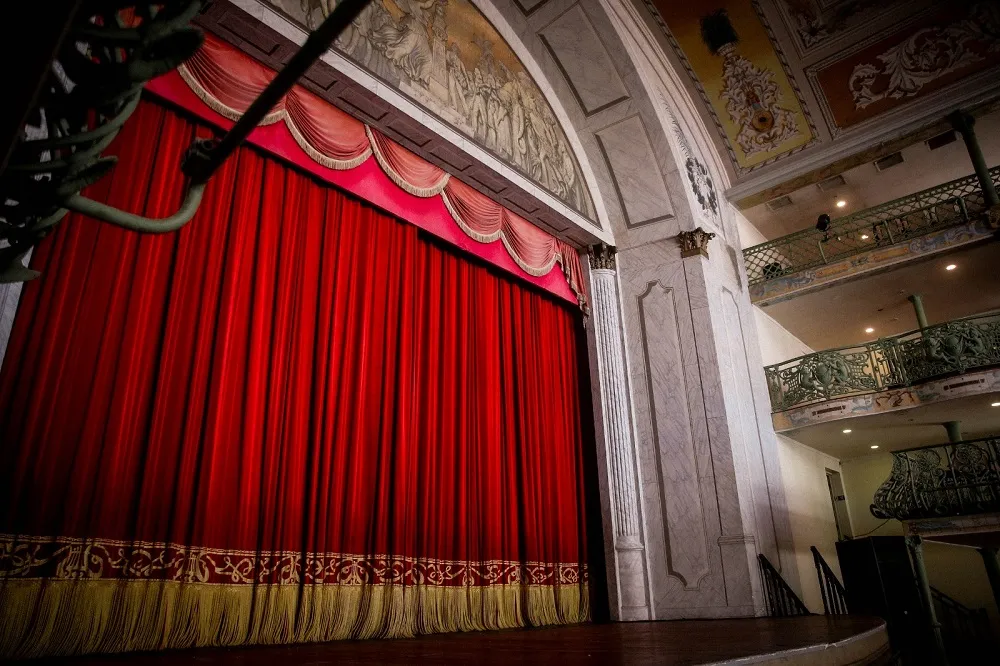Segundo artista, apesar da imponência e do contexto histórico no qual está inserido, o Theatro José de Alencar “ficou um pouco para trás” no que toca à inovação tecnológica