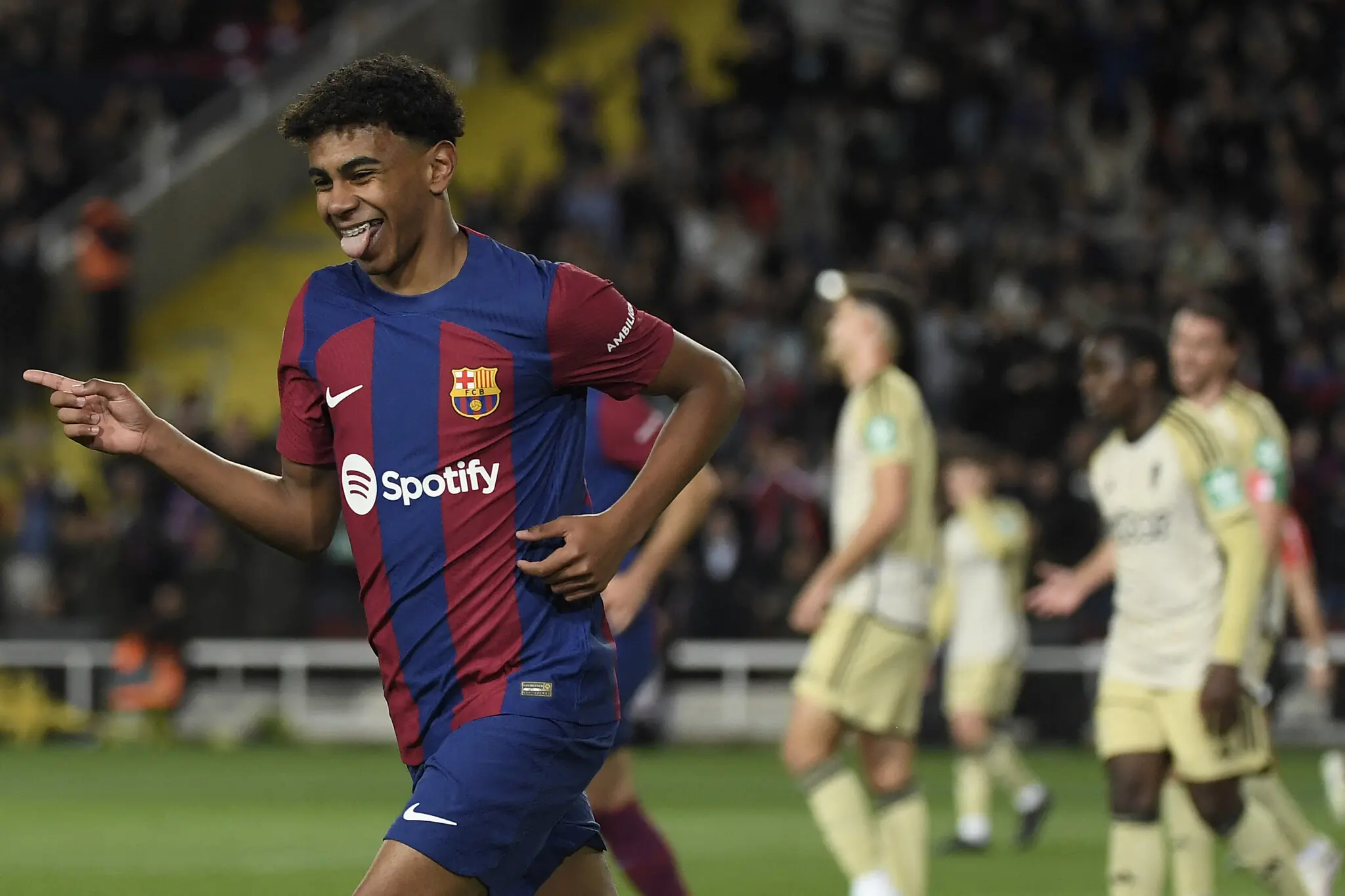 Imagem da notícia Barcelona x PSG na Champions League: veja onde assistir, horário e escalações