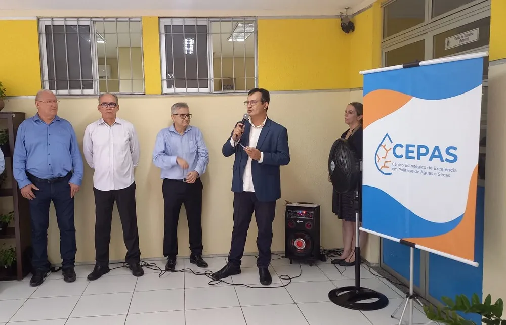 Reitor da UFC, Custódio Almeida na instalação do CEPAS