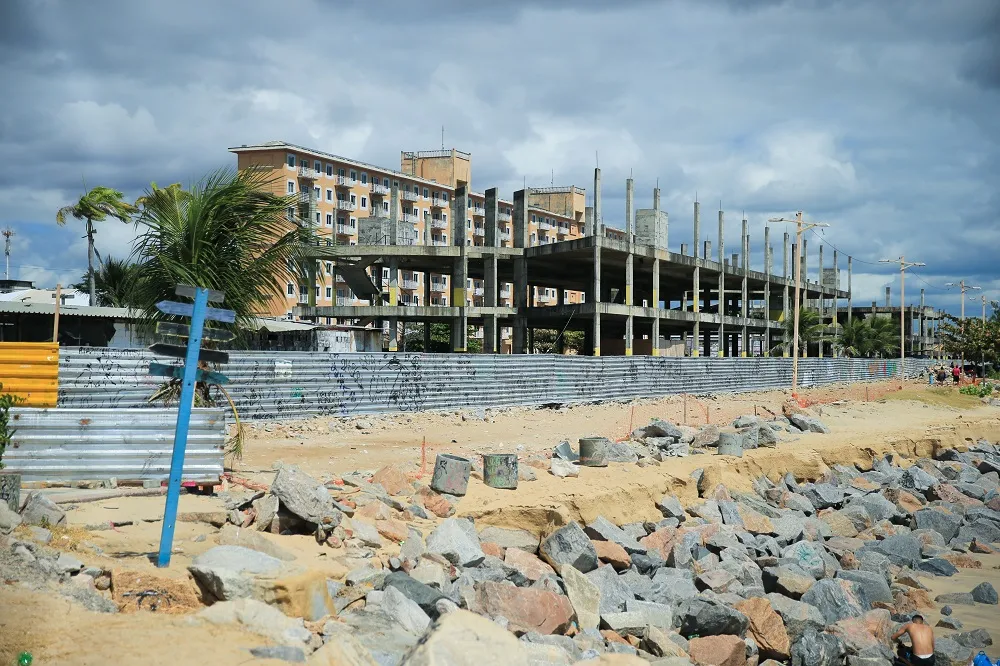 Área da estrutura inacabada do Acquario Ceará