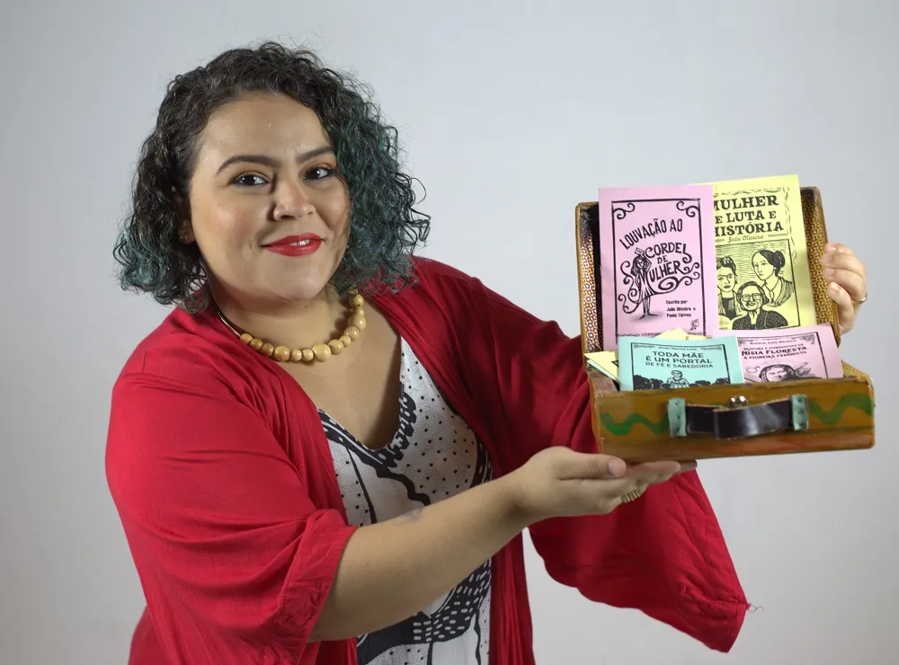 Neste ano, completam-se duas décadas que Julie Oliveira se dedica à Literatura de Cordel
