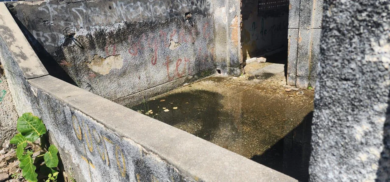 Poças de água foram encontradas nas obras de demolição do Edifício São Pedro