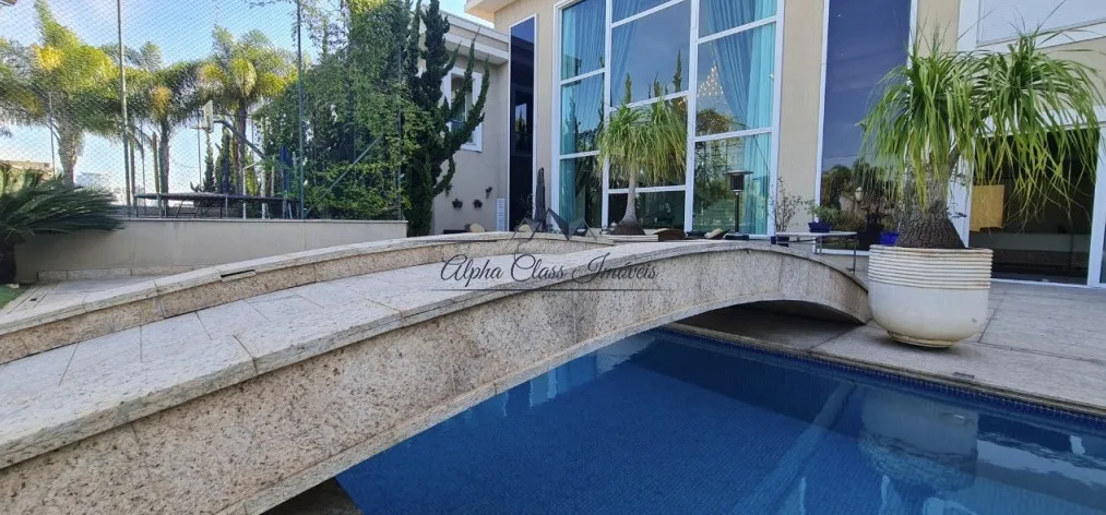Piscina da casa de Luciano