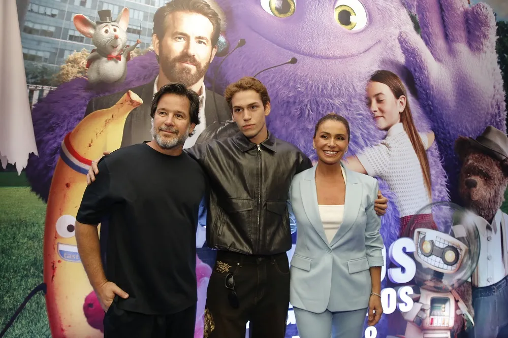 Reunidos diante e por trás das telas, família compartilhou processo criativo para a dublagem do filme