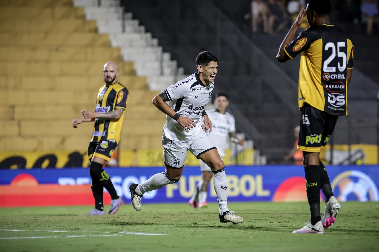 O atacante paraguaio Facundo Barceló marcou gol pelo Ceará nos dois últimos jogos