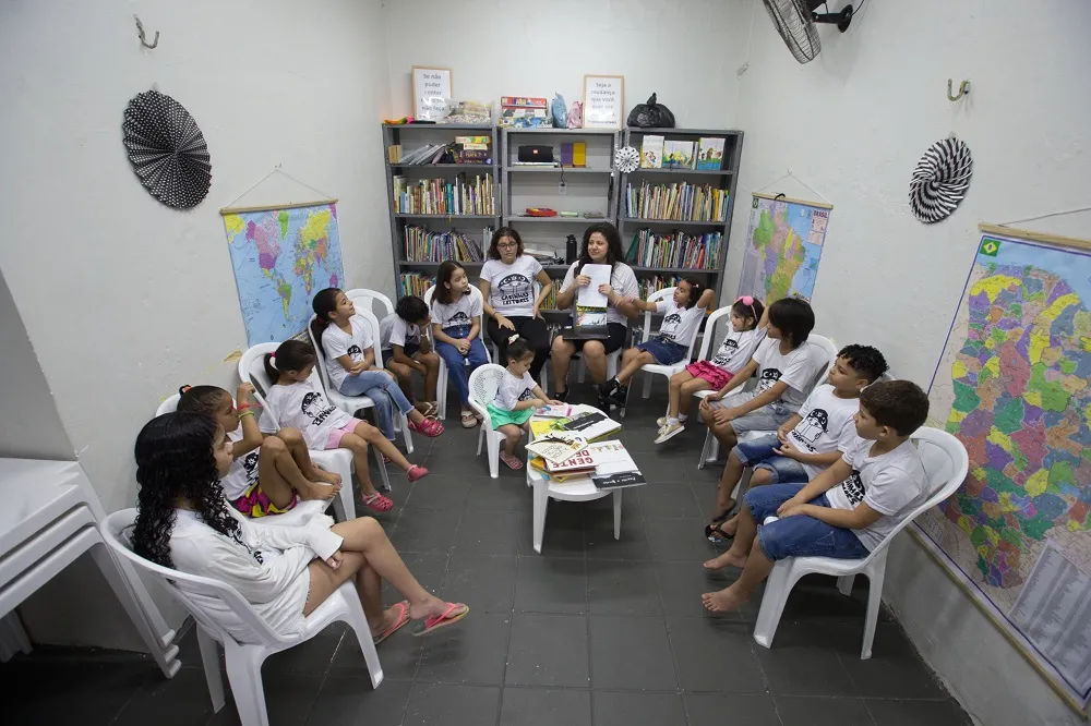 Projeto compreende coletivo e biblioteca comunitária de modo a prover arte, cultura e vivências