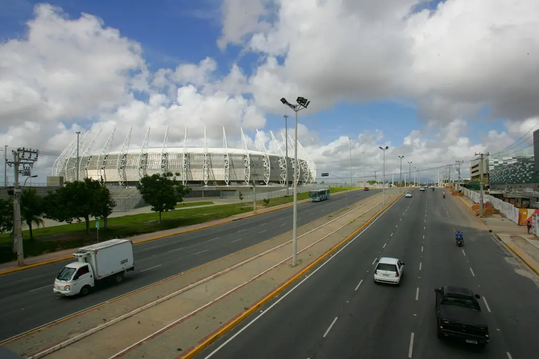 Avenida Alberto Craveiro 2015