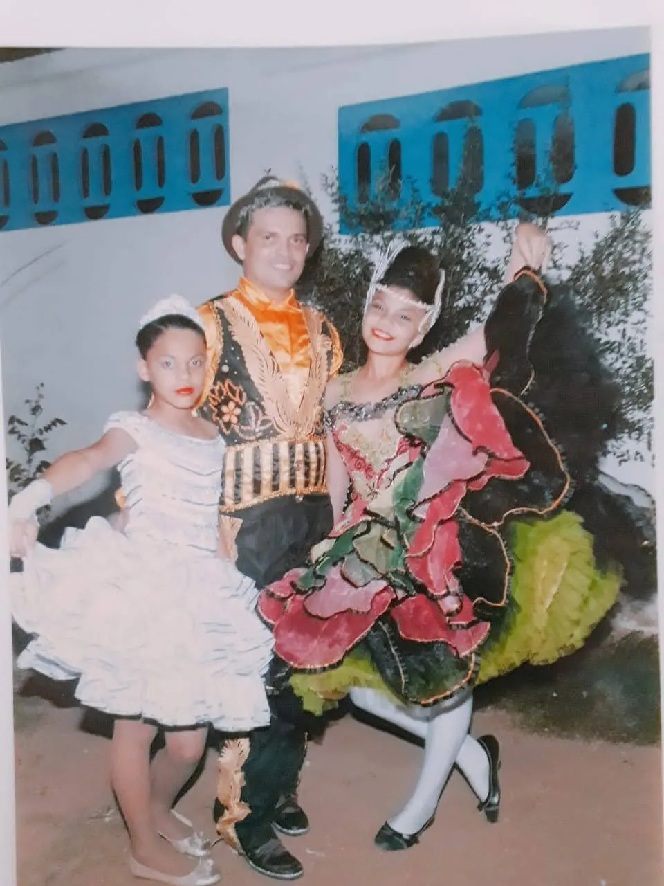 A paixão pela dança de Serginho também contagiou suas sobrinhas que também fazem parte da Beija-Flor Junina