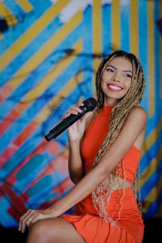 Vanessa A Cantora integra seleção de artistas que subirão ao palco da Estação