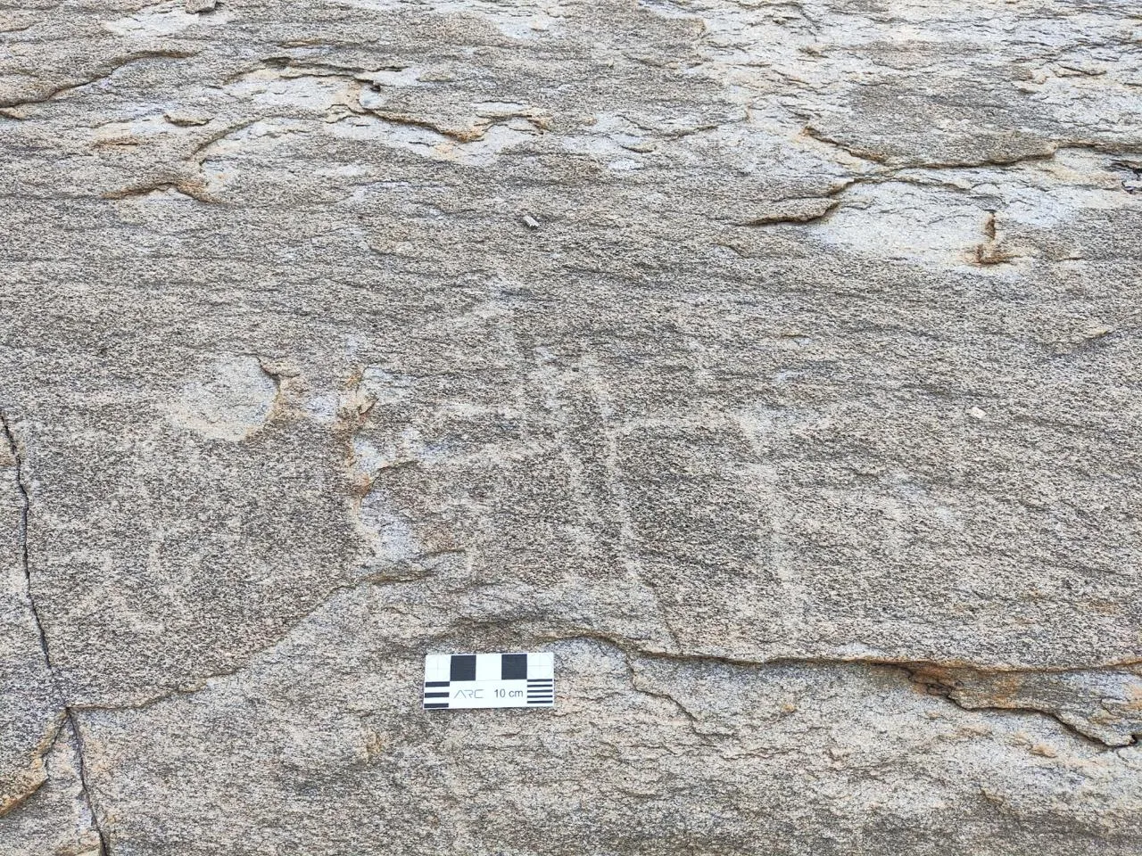 Gravuras rupestres pré-históricas encontradas em Solonópole