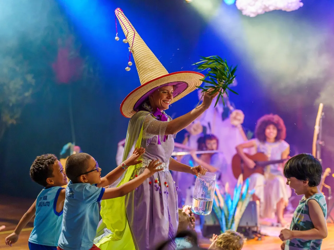 Caixa Cultural recebe espetáculo que mistura música e yoga