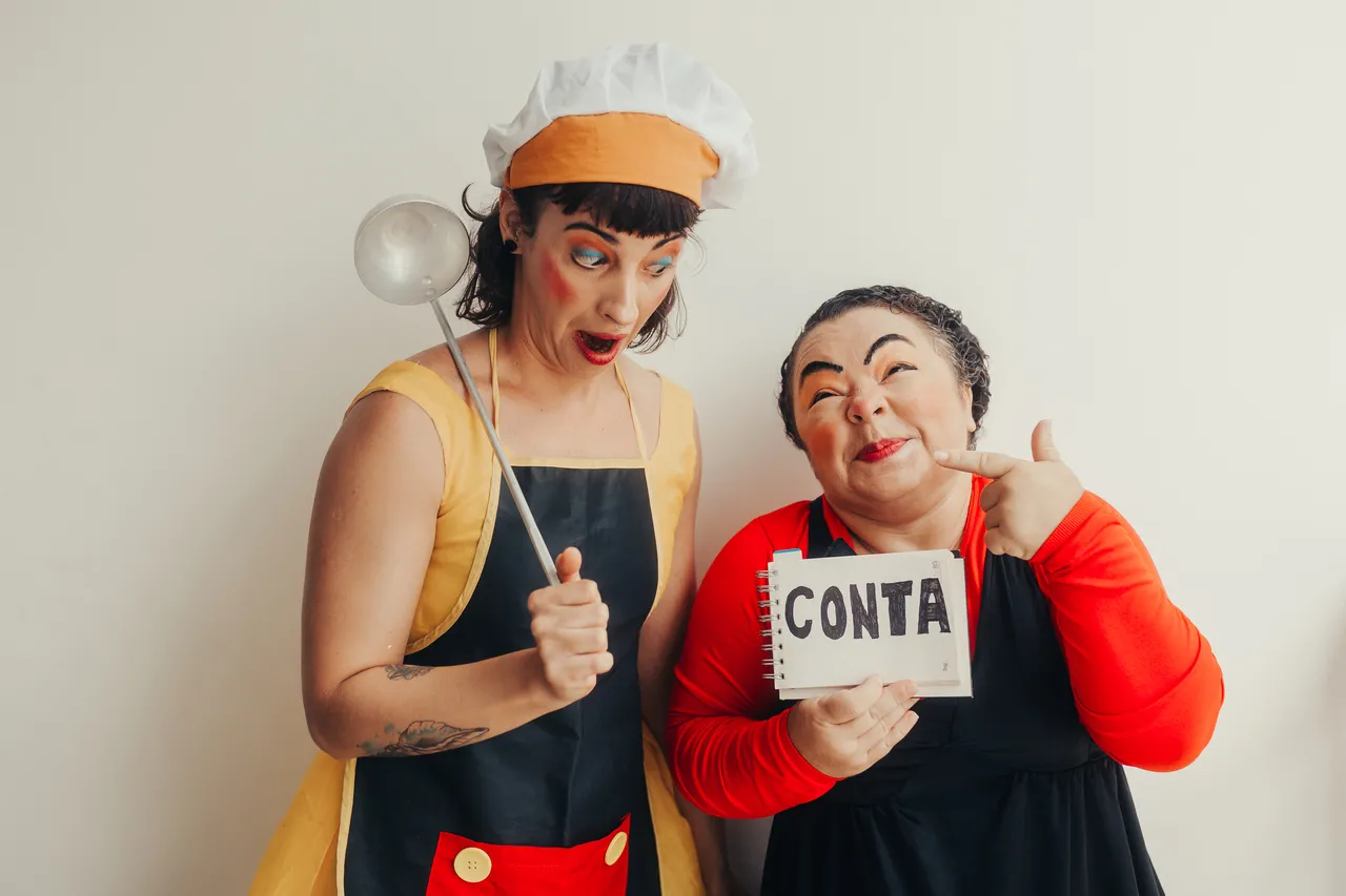 A Cia Circo Lúdico Experimental apresenta o espetáculo 