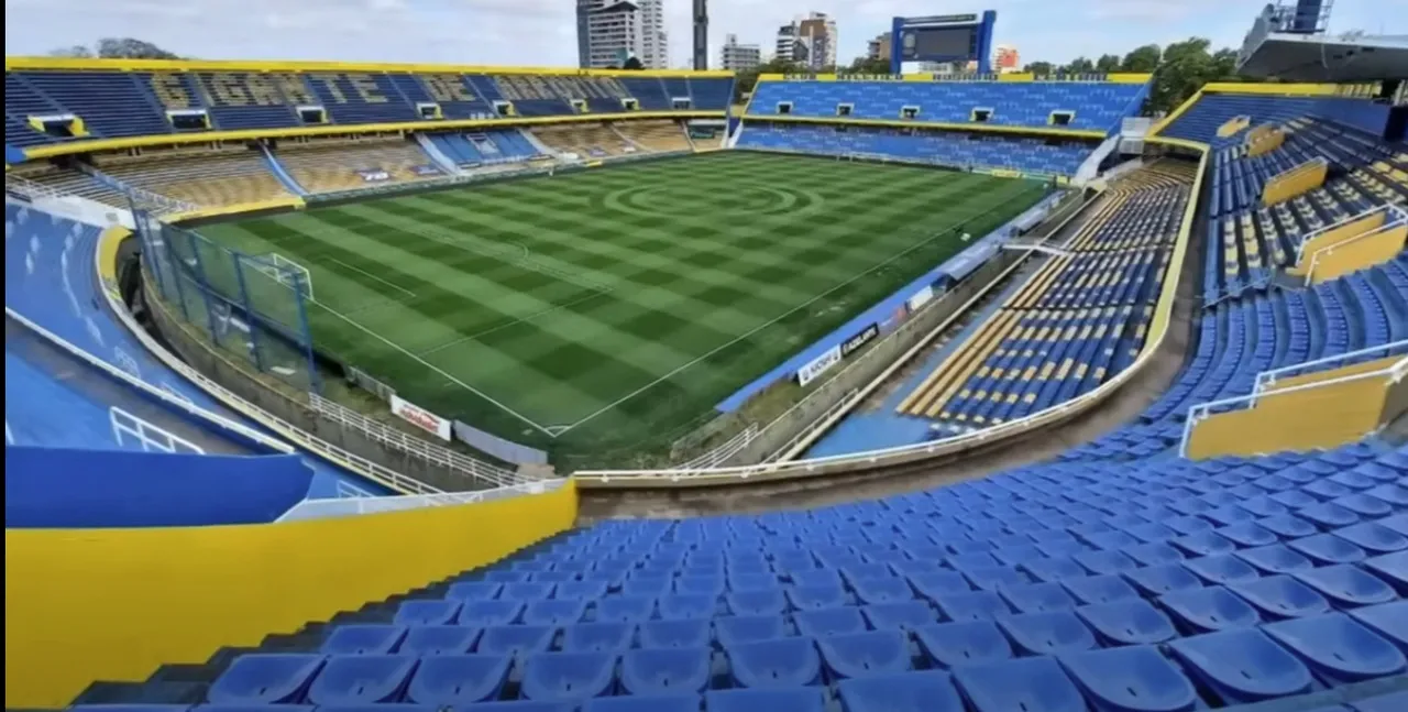 Casa do Rosario Central, o estádio Gigante Arroyito tem capacidade para 46.955 espectadores