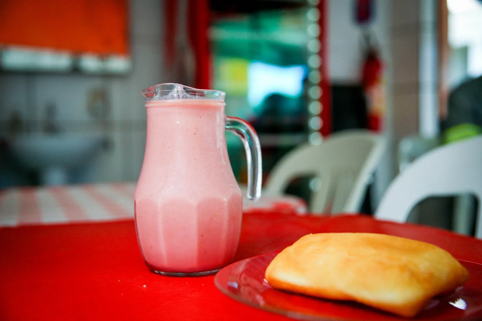 A partir de R$7, já é possível experimentar o jarrão no Irmão Lanches; vitamina acompanha salgado
