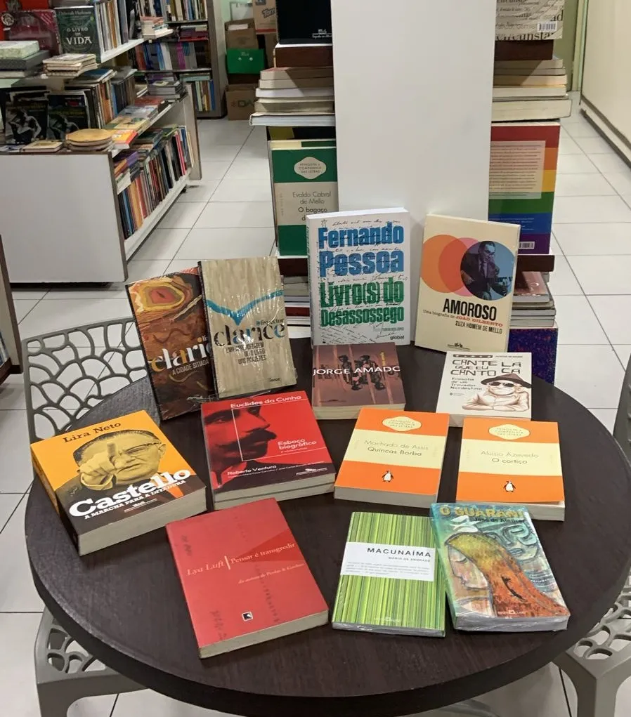 Diversas temáticas e áreas do conhecimento compõem o catálogo da Livraria Acadêmica