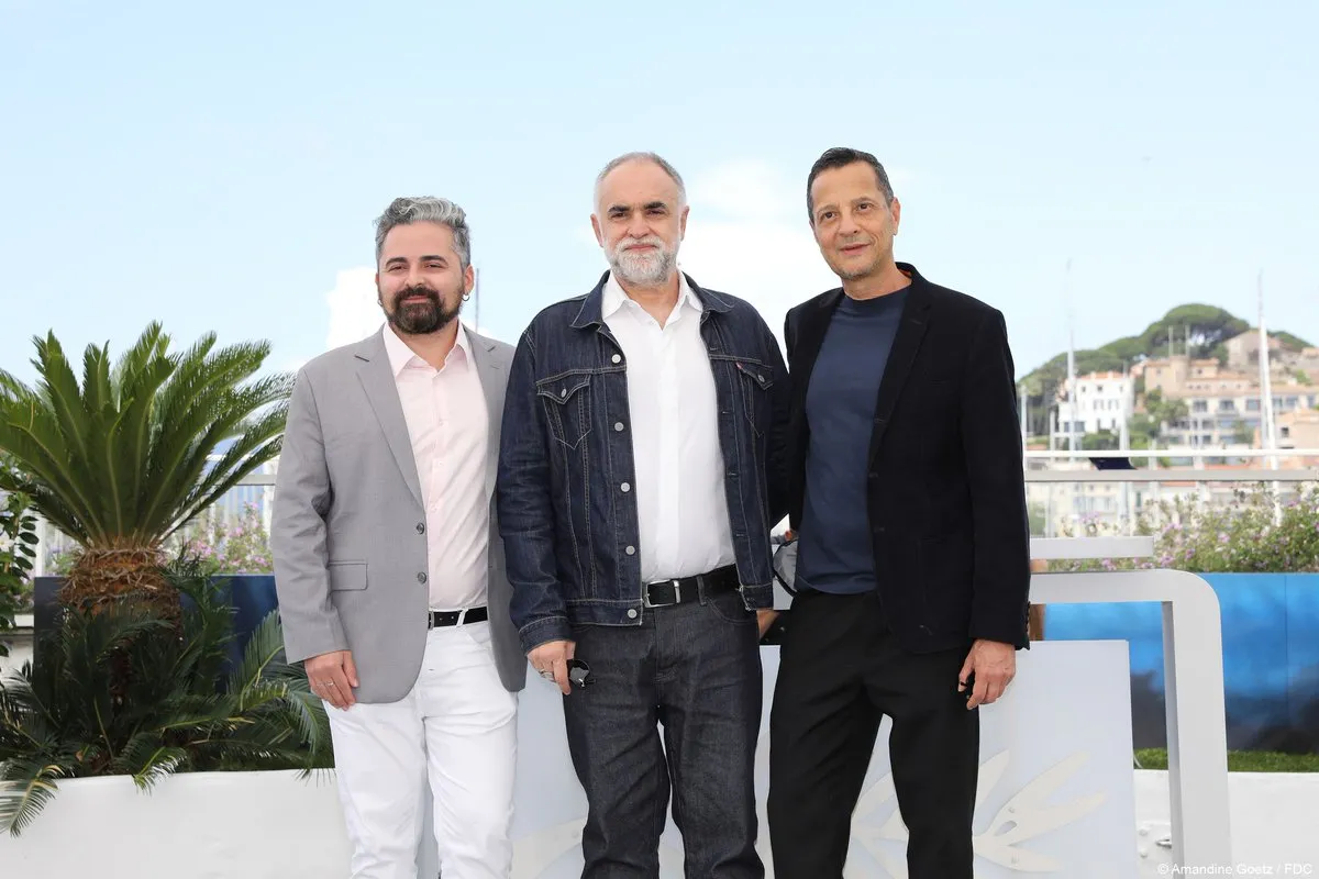 Wislan Esmeraldo, Karim Aïnouz e Mauricio Zacharias assinam o roteiro de 