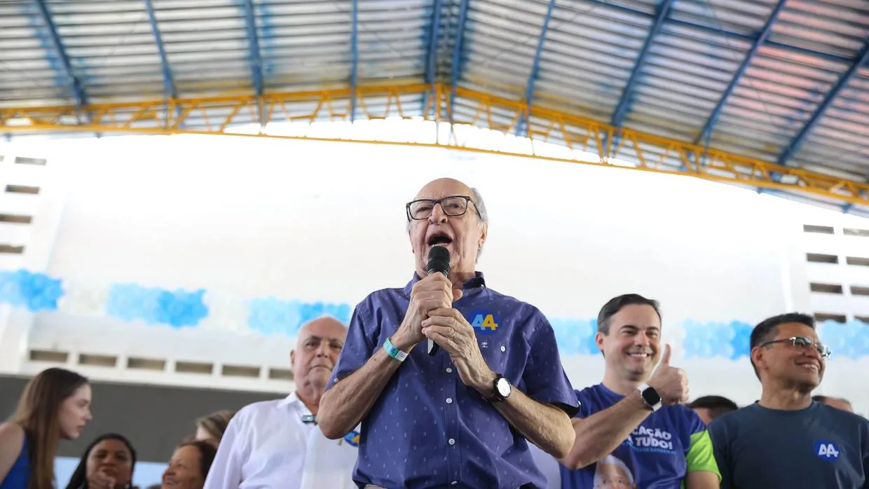 O ex-governador exaltou a trajetória política de Wagner em discurso.