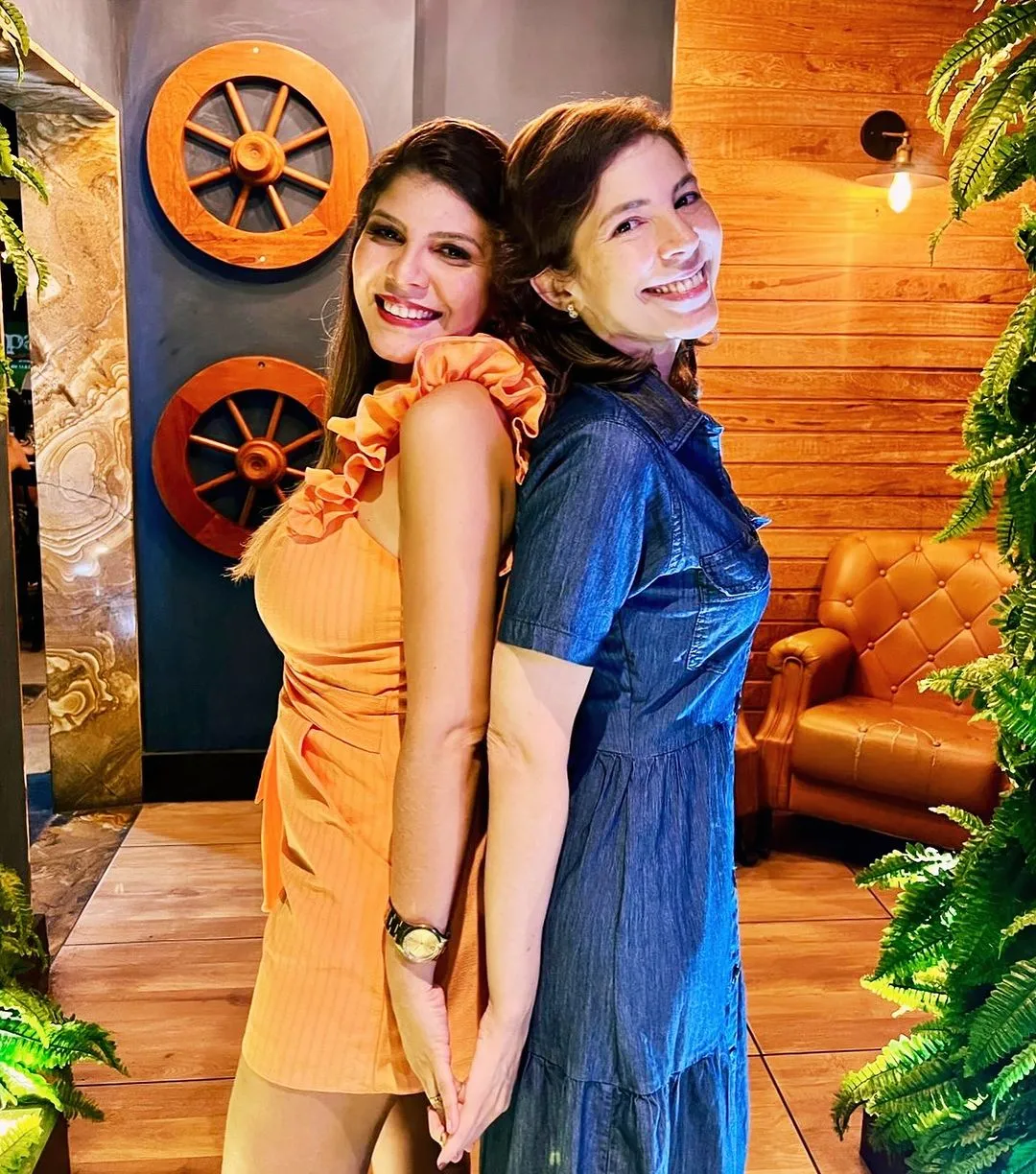 Marina com a irmã, Lumara: doação de medula óssea salvou a vida da jornalista