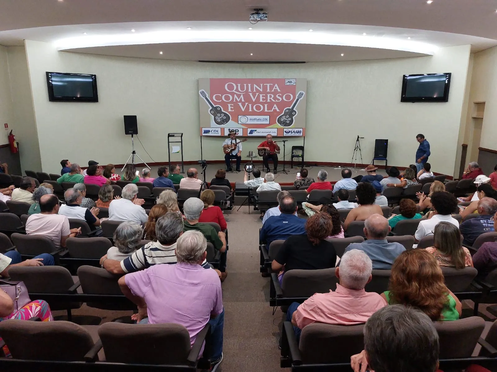 Por ser atividade artística exclusivamente nordestina, evento possui público que veio do sertão para as grandes cidades