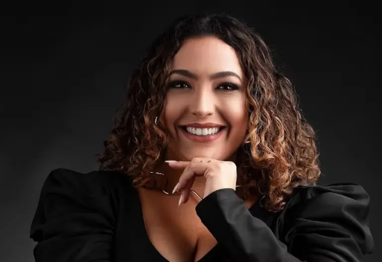 A professora e influenciadora Camila Moura