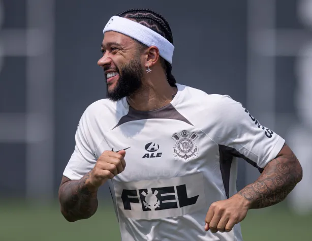 O atacante holandês Memphis Depay é a principal contratação da equipe para a temporada de 2024
