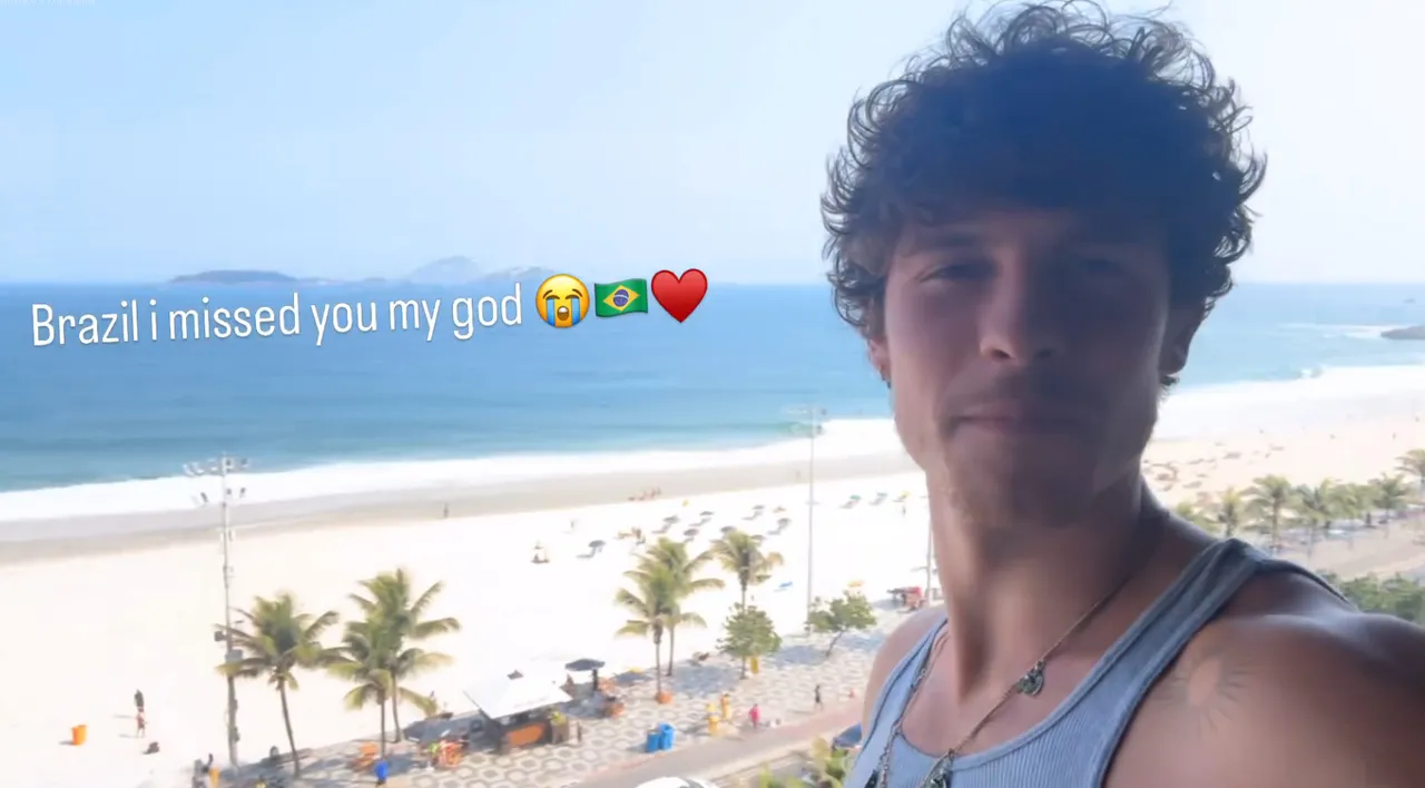 Shawn fez stories em quarto de hotel