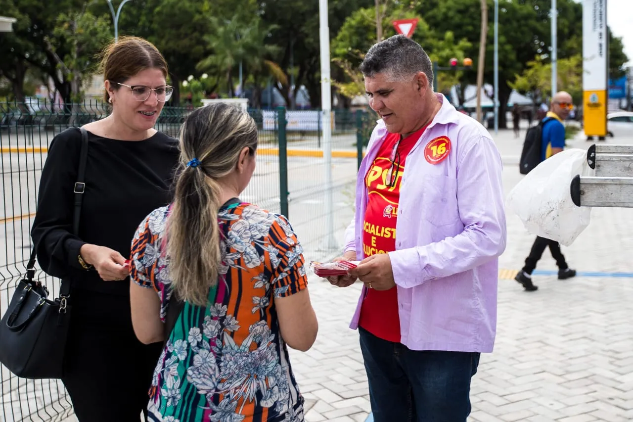 Candidato do PSTU elegeu atividades de rua como contraponto para falta de espaço no horário eleitoral