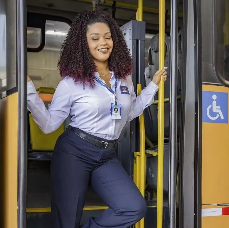 Cida é motorista de ônibus na Viação Formosa