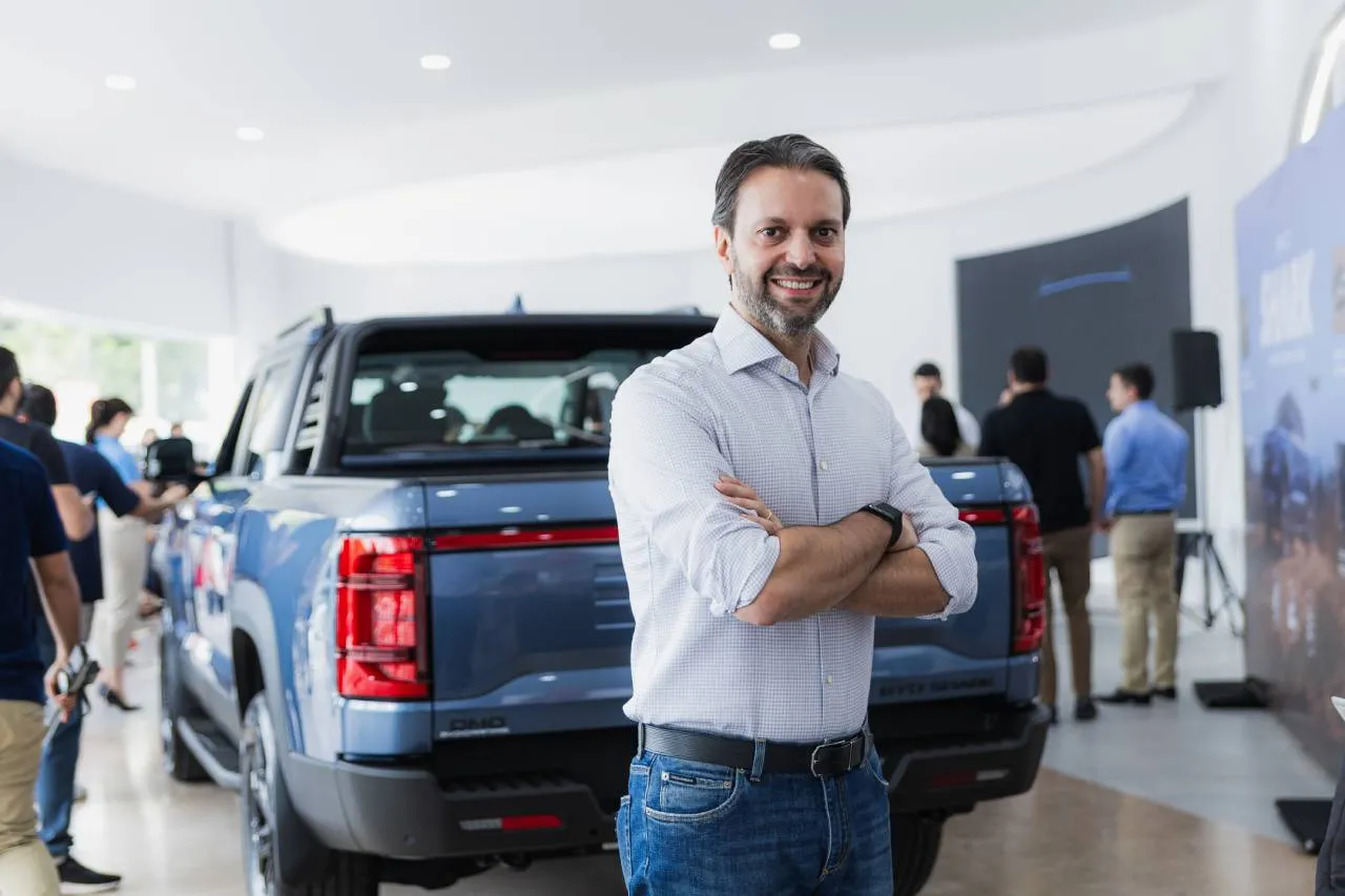O vice-presidente da BYD no Brasil, Alexandre Baldy, esteve em Fortaleza para o lançamento do novo modelo da marca, o BYD Shark, nesta quinta-feira (24)
