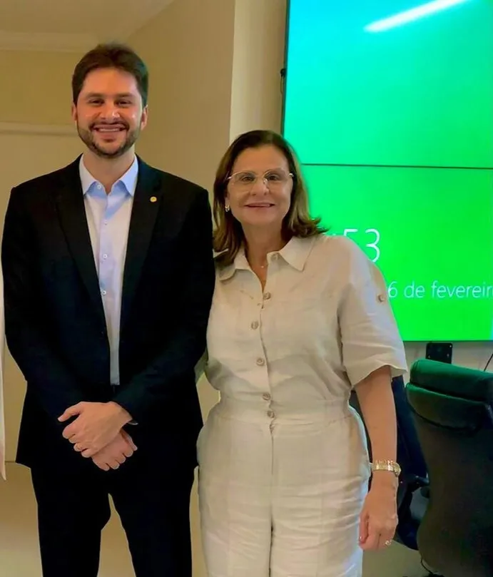 Gislaine Landim, prefeita eleita em Brejo Santo e mãe do deputado Guilherme Landim.