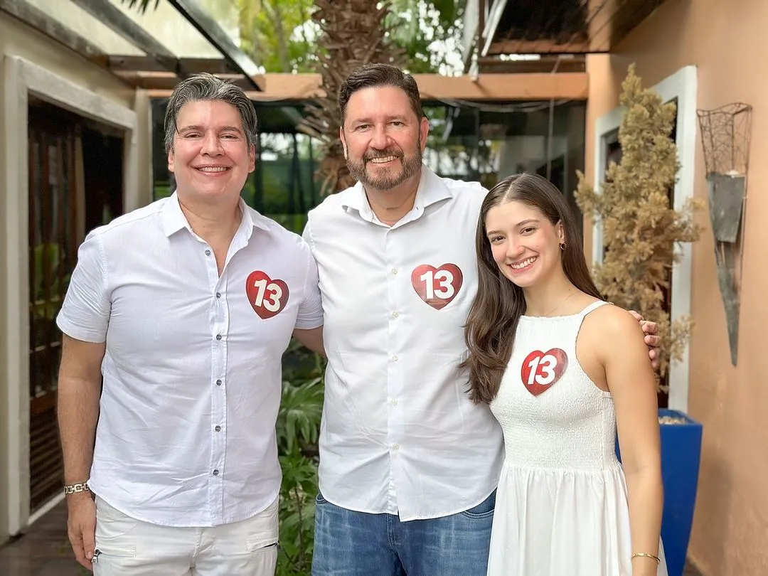 Aníbal Filho e Ligia Aldigueri, prefeito e vice-prefeita eleitos em Granja e, em ordem, irmão e filha do deputado Romeu Aldigueri (ao centro).