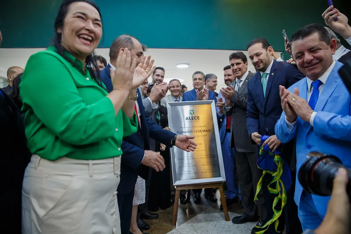 Inauguração do novo Plenário da Assembleia Legislativa do Ceará, após ele ser atingido por incêndio