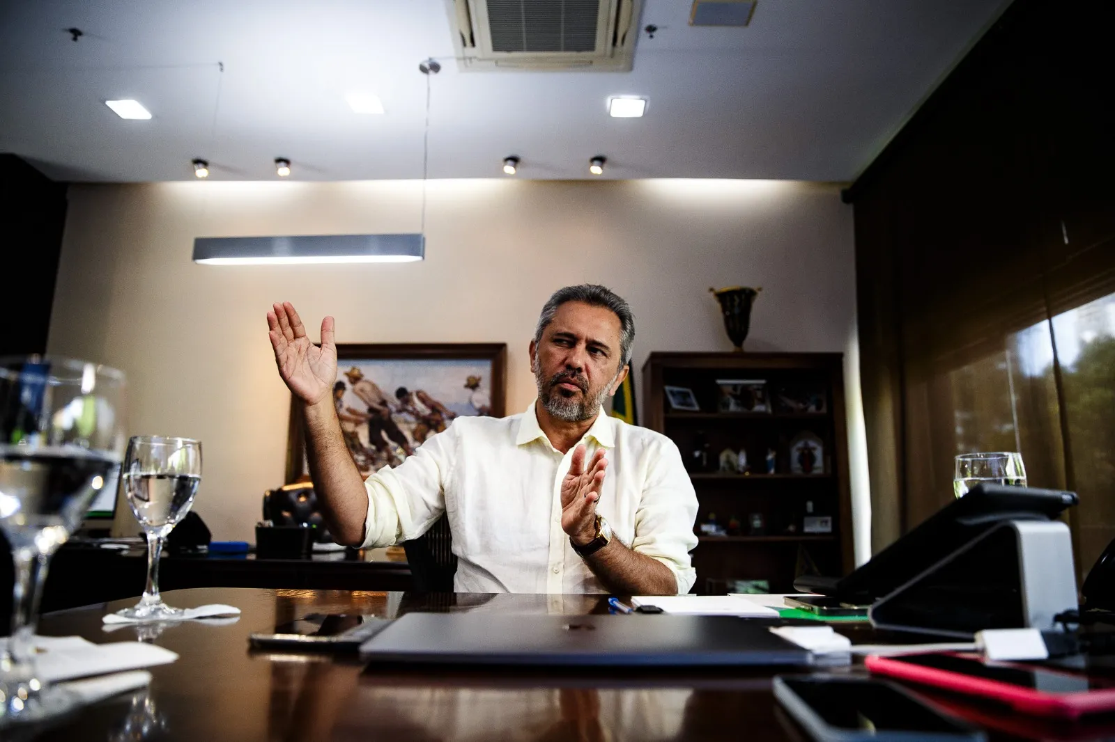 Elmano de Freitas foi deputado estadual antes de ser eleito governador