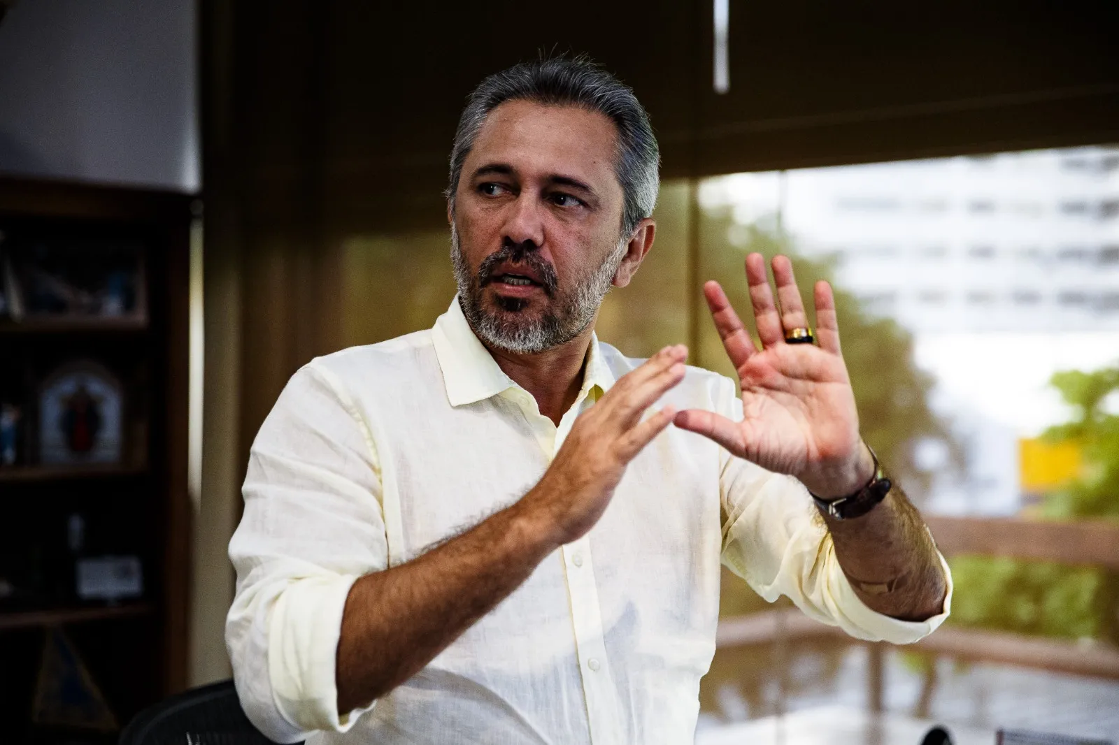 Governador Elmano de Freitas, do PT